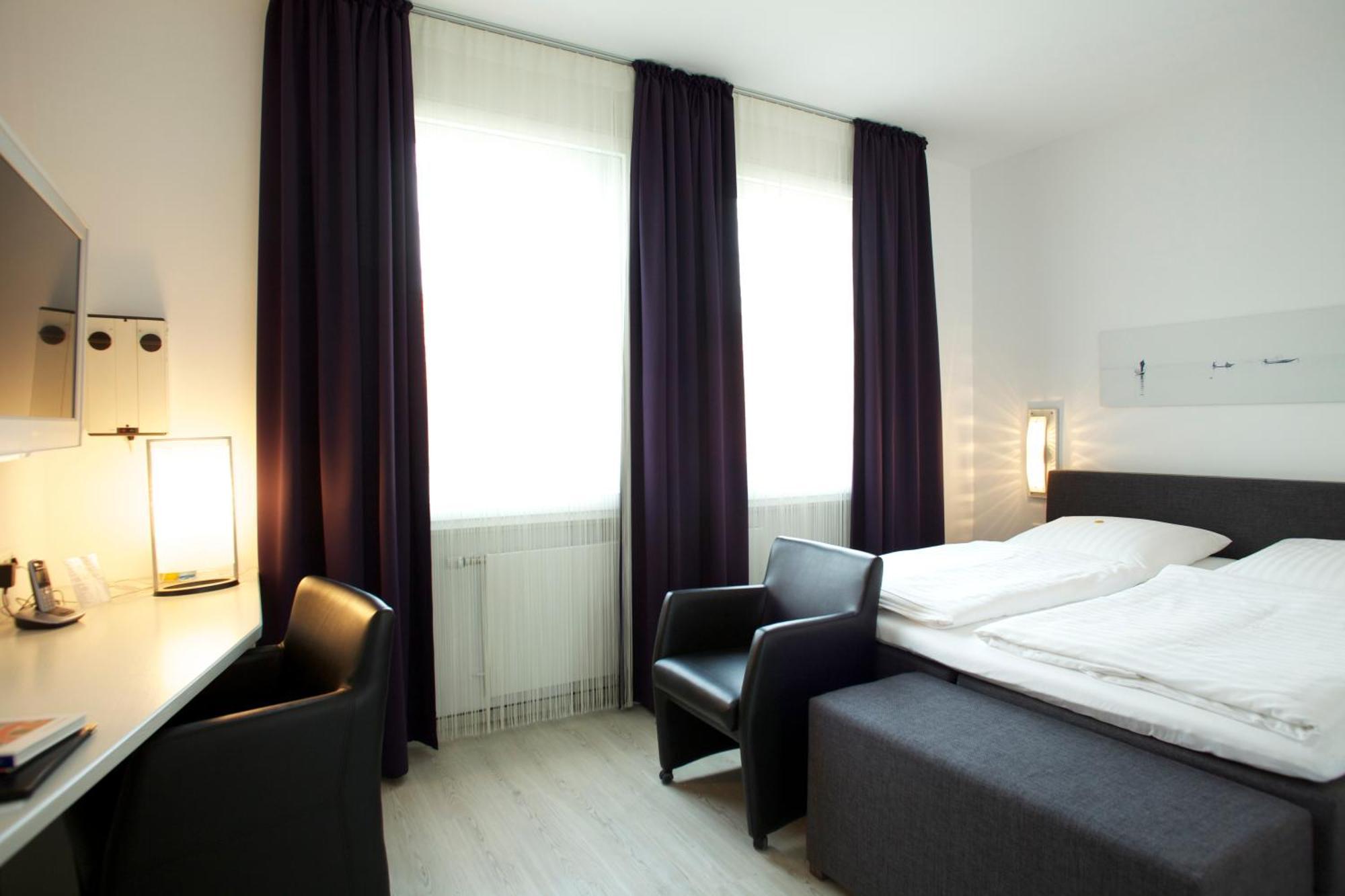 Hotel Zur Wartburg Rheda-Wiedenbrück Екстериор снимка